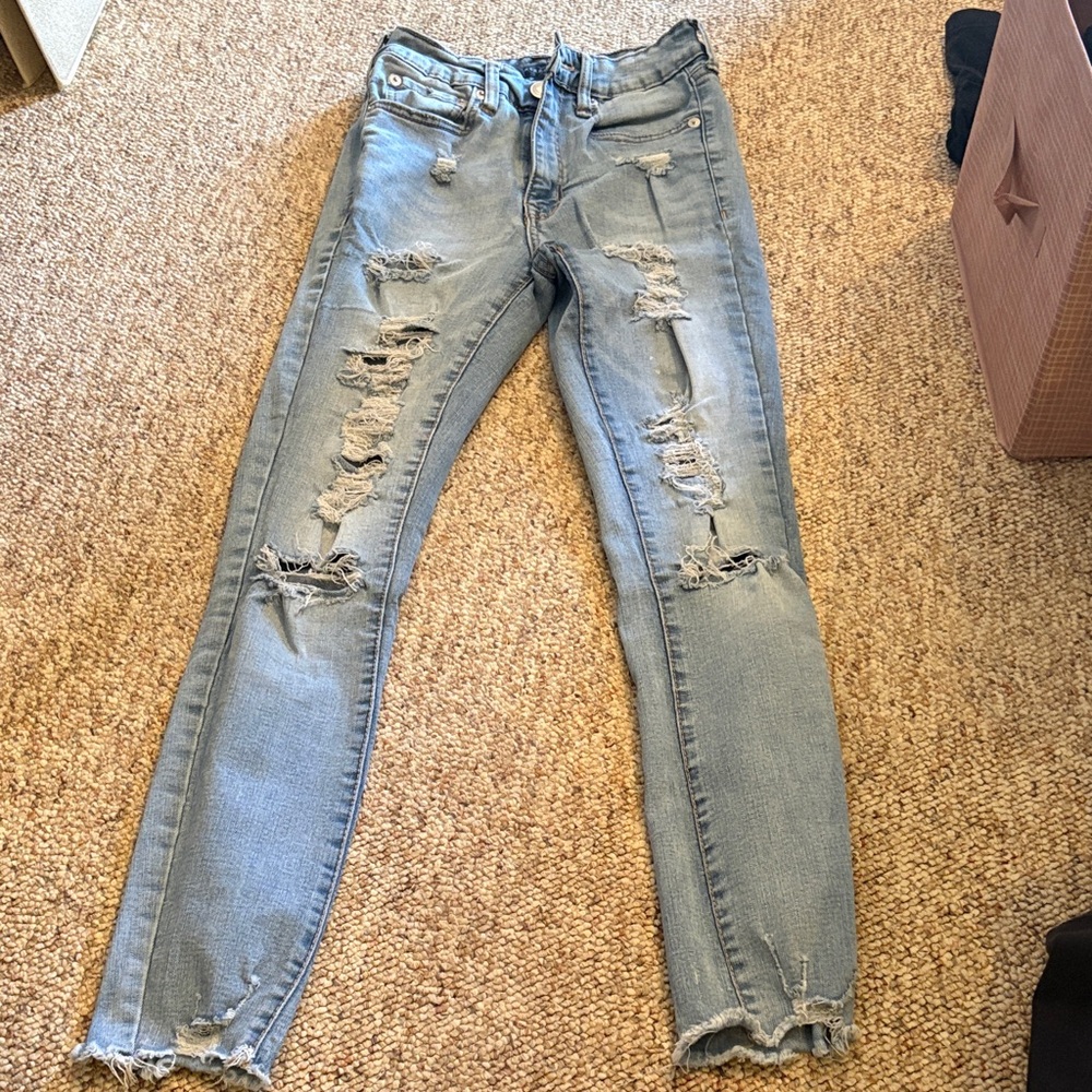 Trendy Distressed Aeropostale Skinny Jeans